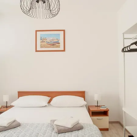 Vudrag Trogir